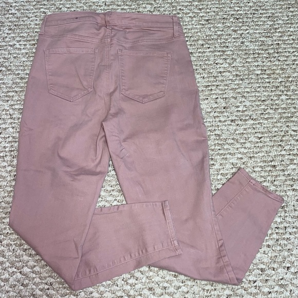 2 for $20 or 5 for $40
TALBOTS JEANS - SIZE 8 - Picture 7 of 11